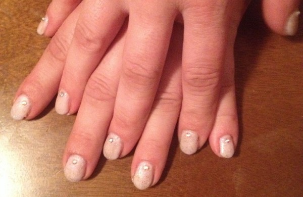 Šešiolikmetis vaikinas griauna stereotipus: „Merginos ir moterys, aš sutvarkysiu Jūsų nagus“