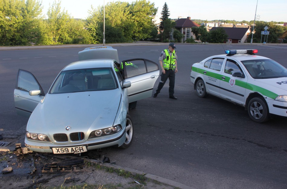 J.Basanavičiaus ir Lietavos gatvių sankryžoje – avarija