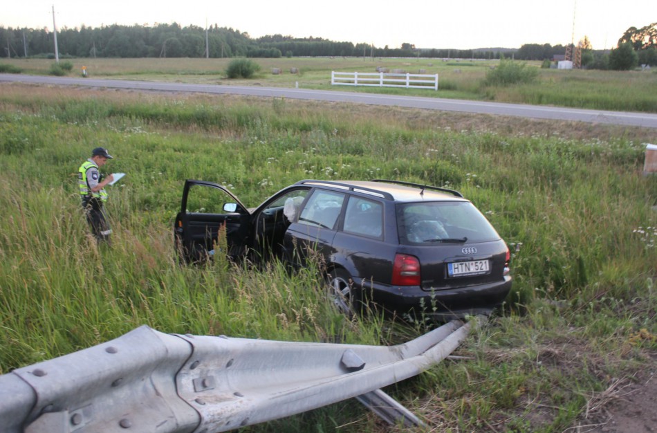 Jonavos rajone girtas vairuotojas sukėlė avariją