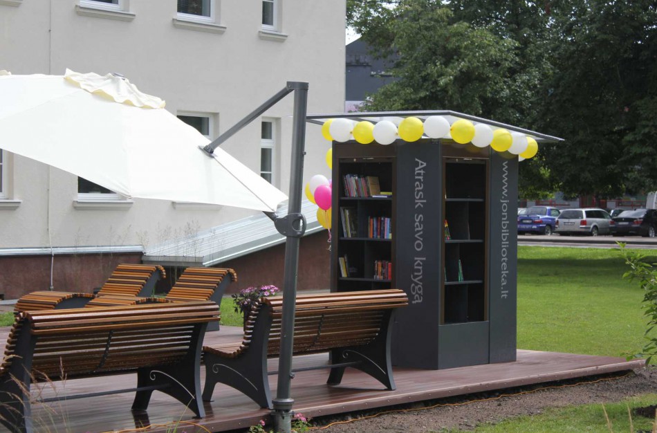Jonavoje atidaryta knygų terasa