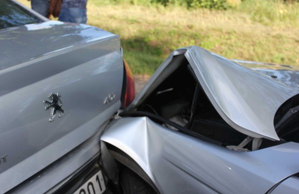 Prie Jonavos susidūrė penki automobiliai