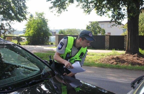 Prie Jonavos susidūrė penki automobiliai