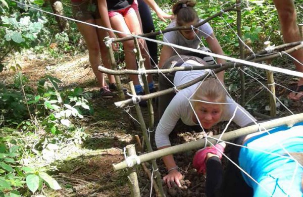 Skautai stovyklavo akmens amžiuje