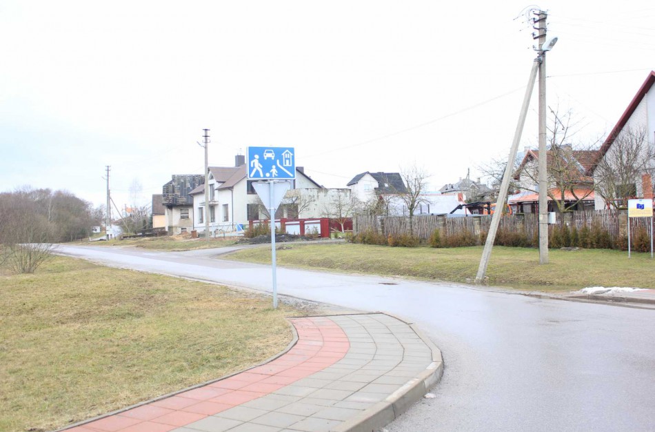 Į namus įsibrovė šeimininkei miegant