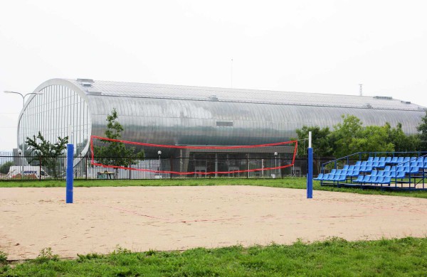 Baigtas paplūdimio tinklinio aikštelių įrengimas