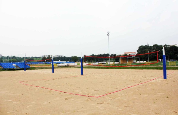 Baigtas paplūdimio tinklinio aikštelių įrengimas