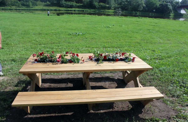 Mieste įrengtos dar dvi kepsninės su stalais