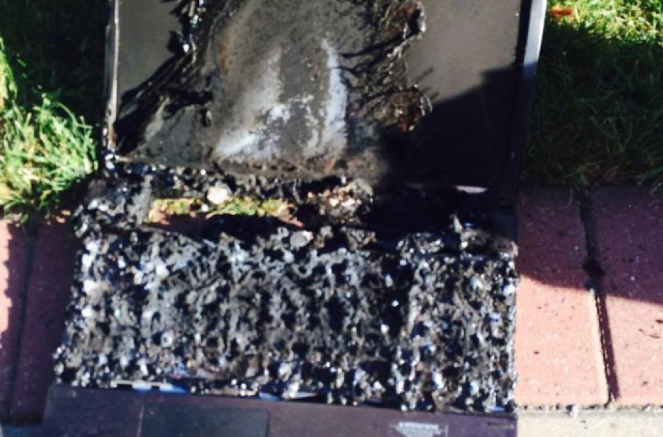 Palikę į elektros tinklą įjungtą kompiuterį, jonaviečiai vos nesudegino namų