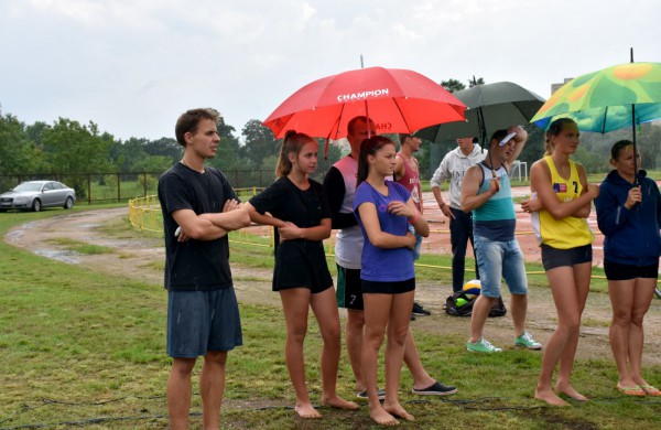 Tinklinio mylėtojams – naujos tinklinio aikštelės