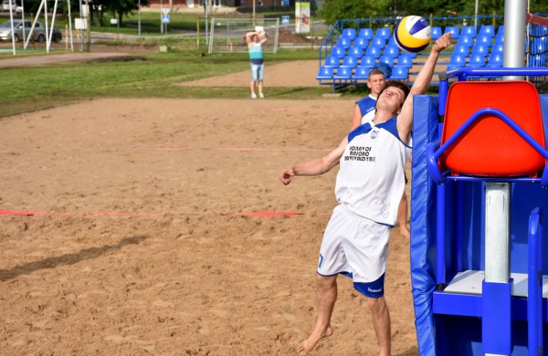 Tinklinio mylėtojams – naujos tinklinio aikštelės