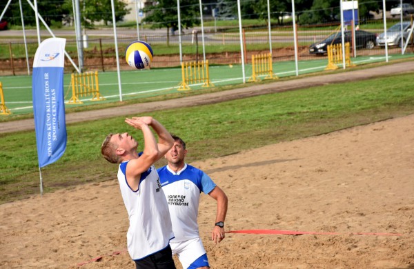 Tinklinio mylėtojams – naujos tinklinio aikštelės