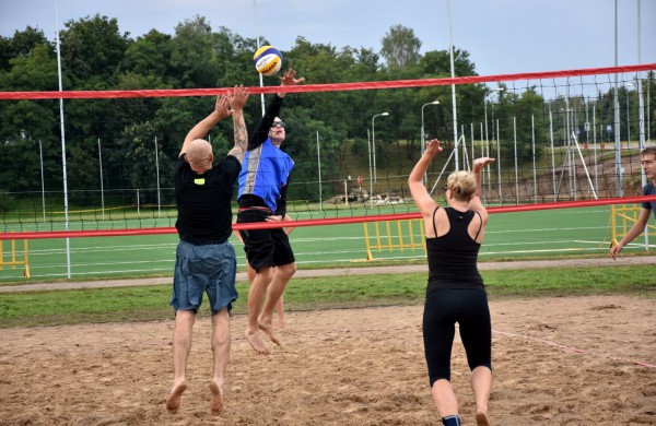 Tinklinio mylėtojams – naujos tinklinio aikštelės