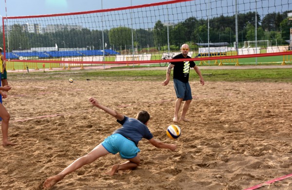 Tinklinio mylėtojams – naujos tinklinio aikštelės