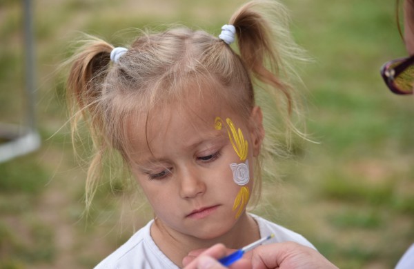 Sporto forume tradicines sporto šakas paįvairino purvo tinklinis