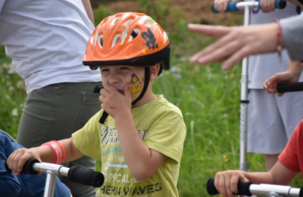 Sporto forume tradicines sporto šakas paįvairino purvo tinklinis