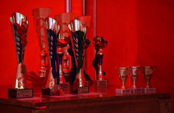 Sporto forume tradicines sporto šakas paįvairino purvo tinklinis