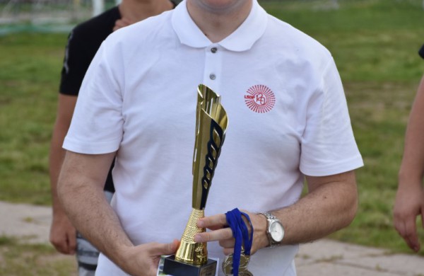 Sporto forume tradicines sporto šakas paįvairino purvo tinklinis