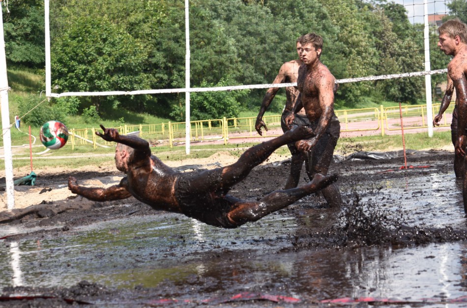 Sporto forumo "vinis" - purvo tinklinis (fotoakimirkos)