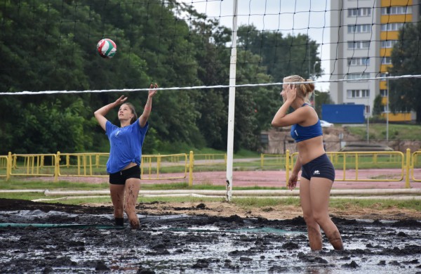 Sporto forumo "vinis" - purvo tinklinis (fotoakimirkos)