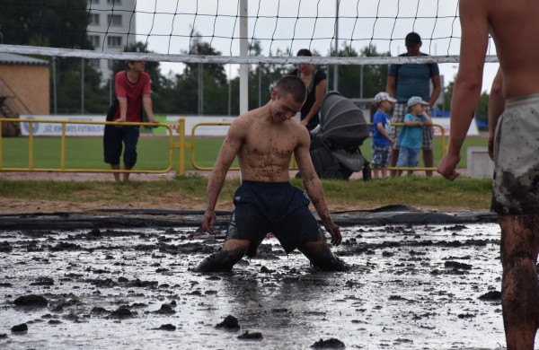 Sporto forumo "vinis" - purvo tinklinis (fotoakimirkos)