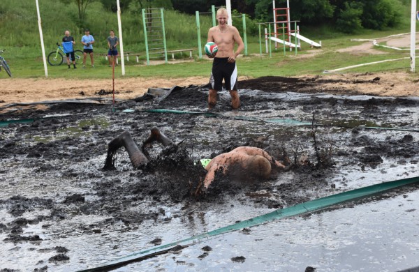 Sporto forumo "vinis" - purvo tinklinis (fotoakimirkos)