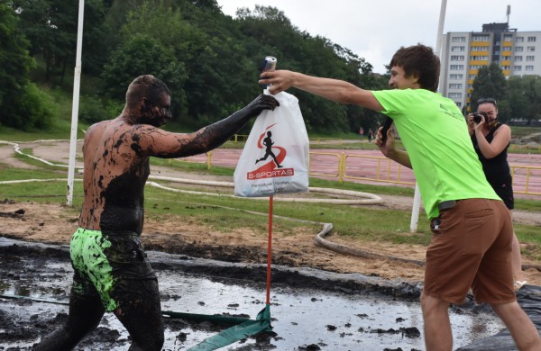 Sporto forumo "vinis" - purvo tinklinis (fotoakimirkos)
