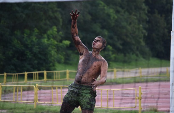 Sporto forumo "vinis" - purvo tinklinis (fotoakimirkos)