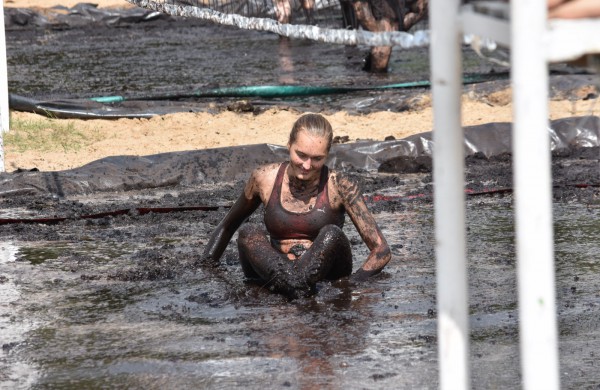 Sporto forumo "vinis" - purvo tinklinis (fotoakimirkos)