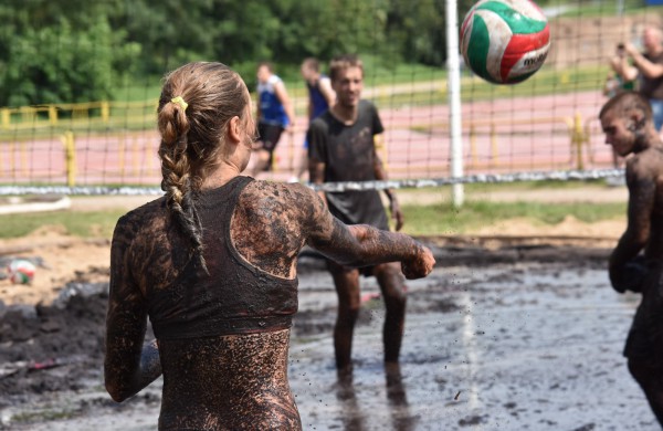 Sporto forumo "vinis" - purvo tinklinis (fotoakimirkos)