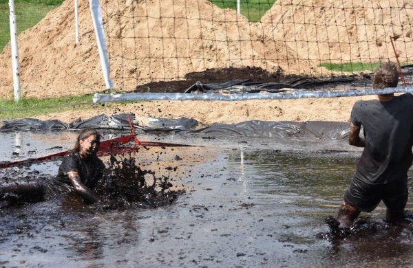 Sporto forumo "vinis" - purvo tinklinis (fotoakimirkos)