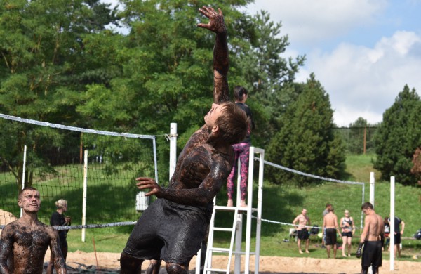 Sporto forumo "vinis" - purvo tinklinis (fotoakimirkos)