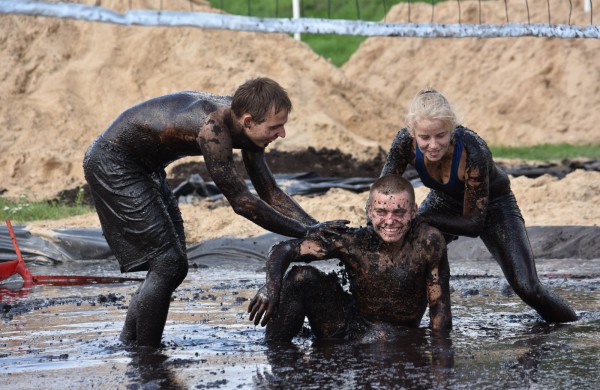 Sporto forumo "vinis" - purvo tinklinis (fotoakimirkos)