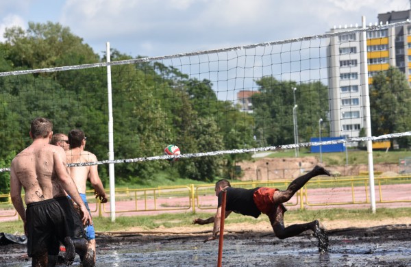 Sporto forumo "vinis" - purvo tinklinis (fotoakimirkos)