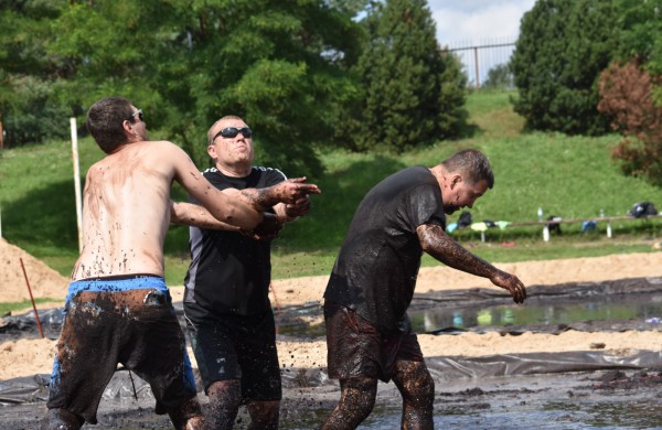 Sporto forumo "vinis" - purvo tinklinis (fotoakimirkos)