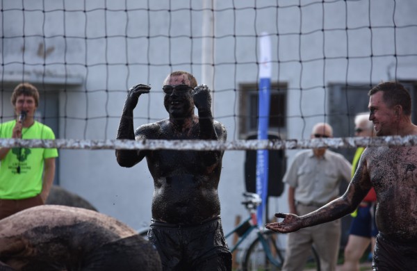 Sporto forumo "vinis" - purvo tinklinis (fotoakimirkos)