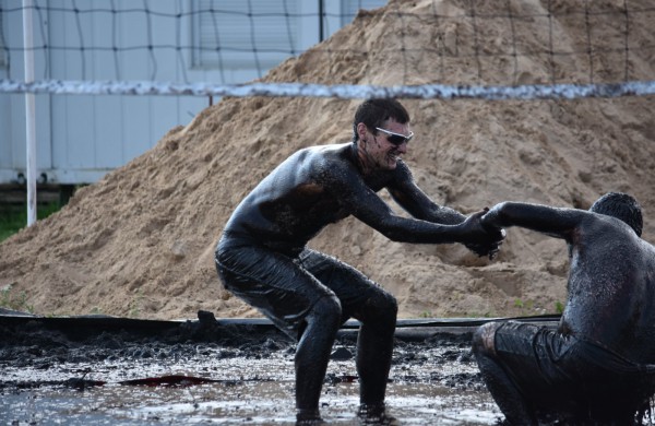 Sporto forumo "vinis" - purvo tinklinis (fotoakimirkos)