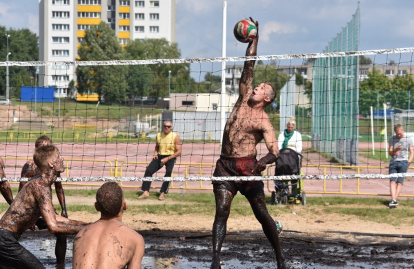 Sporto forumo "vinis" - purvo tinklinis (fotoakimirkos)