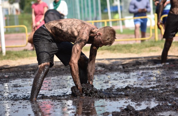 Sporto forumo "vinis" - purvo tinklinis (fotoakimirkos)