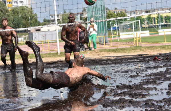 Sporto forumo "vinis" - purvo tinklinis (fotoakimirkos)