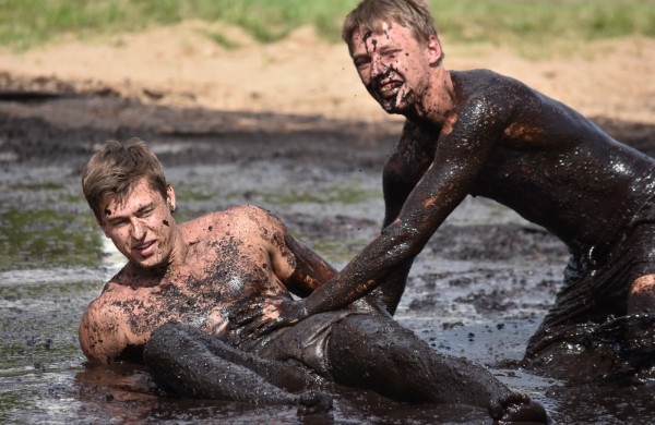 Sporto forumo "vinis" - purvo tinklinis (fotoakimirkos)