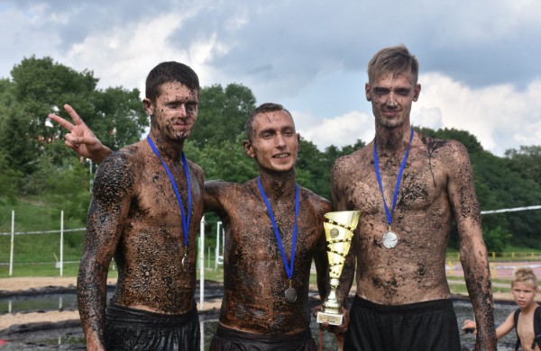 Sporto forumo "vinis" - purvo tinklinis (fotoakimirkos)