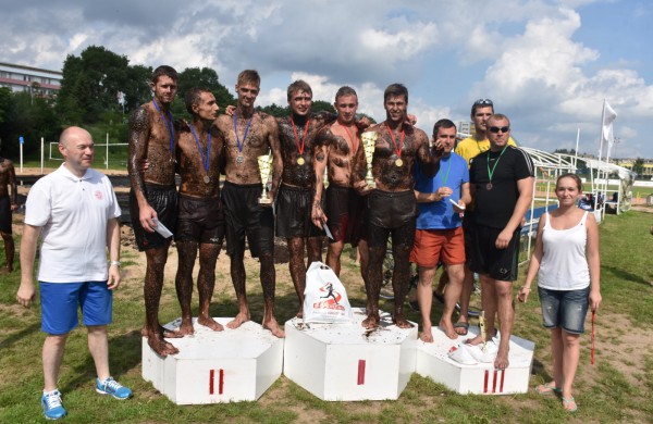 Sporto forumo "vinis" - purvo tinklinis (fotoakimirkos)