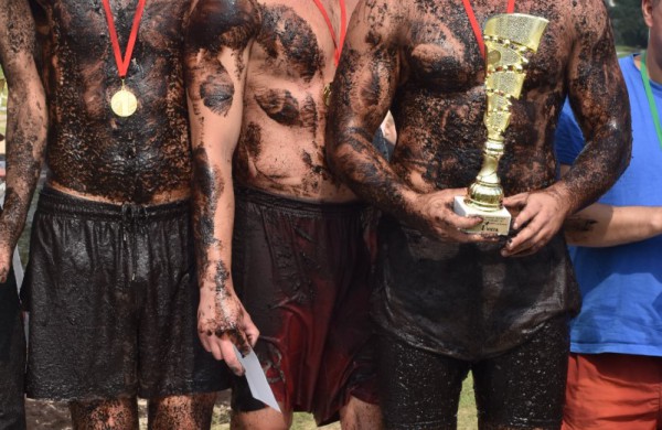 Sporto forumo "vinis" - purvo tinklinis (fotoakimirkos)