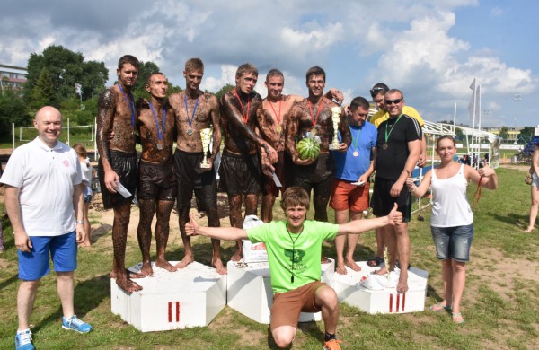 Sporto forumo "vinis" - purvo tinklinis (fotoakimirkos)