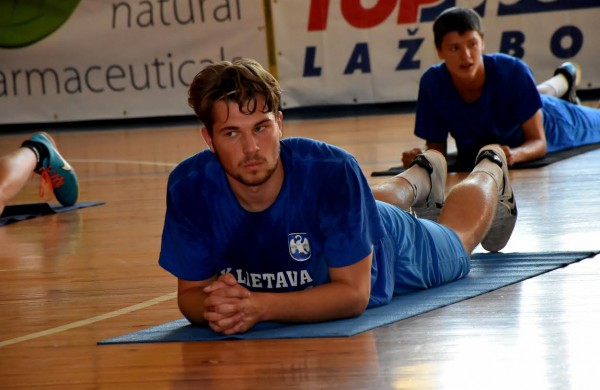 „Lietavos“ žaidėjai lavina... aerobikos žingsnelius