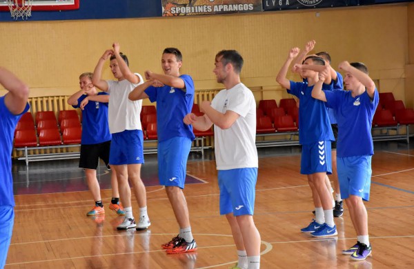 „Lietavos“ žaidėjai lavina... aerobikos žingsnelius