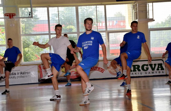 „Lietavos“ žaidėjai lavina... aerobikos žingsnelius