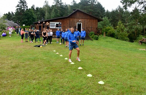 „Lietavos” žaidėjų popietė su moksleiviais: pokalbiai, netradicinis futbolas ir geros emocijos