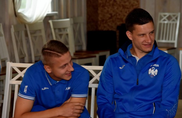 „Lietavos” žaidėjų popietė su moksleiviais: pokalbiai, netradicinis futbolas ir geros emocijos