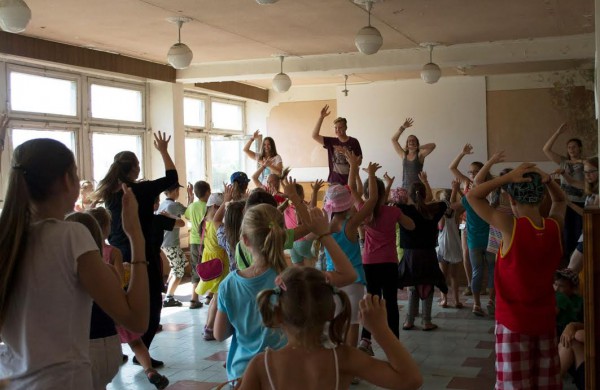 Stovykloje vaikai keliavo aplink pasaulį